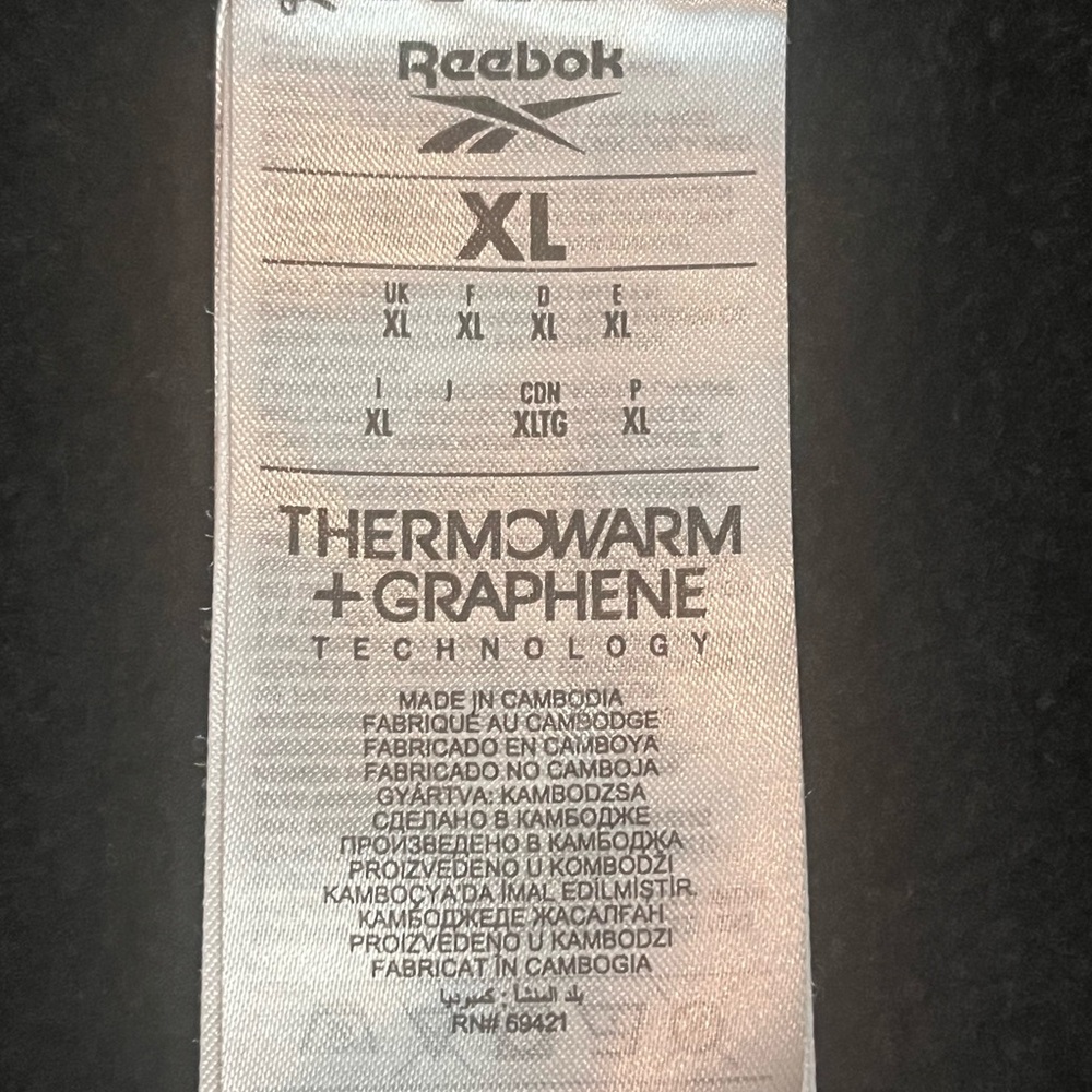 Reebok Black Thermowarm Jacket
Hood lining feature a black & silver grid pattern - Picture 2 of 13